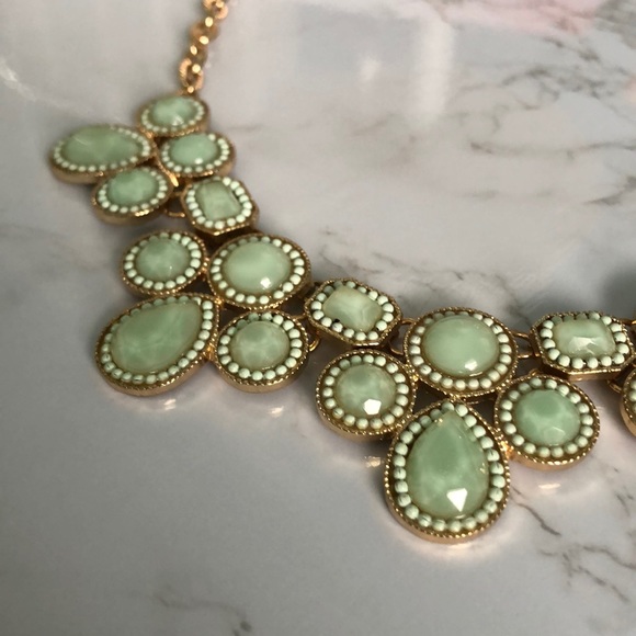 Francesca’s Bib Necklace - Picture 2 of 2